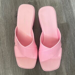 Jeffrey Campbell bubblegum pink shiny chunky heel mules size 8